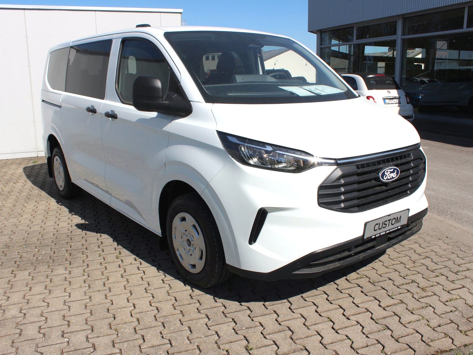 Fahrzeugabbildung Ford Transit Custom 320 L1 FWD Trend
