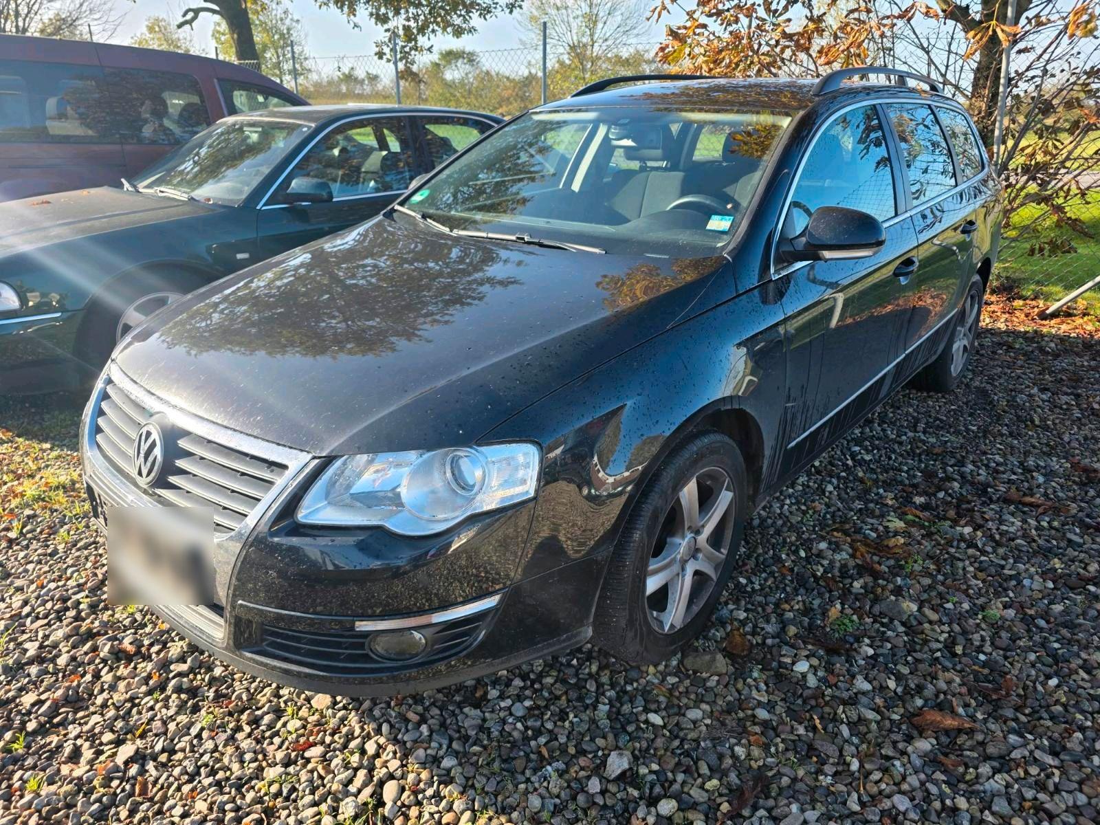 Volkswagen Passat 2010 — салон