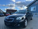Toyota Avensis Kombi 2.0 D-4D Sol°AHK° - Toyota Avensis aus 2007: Kombi