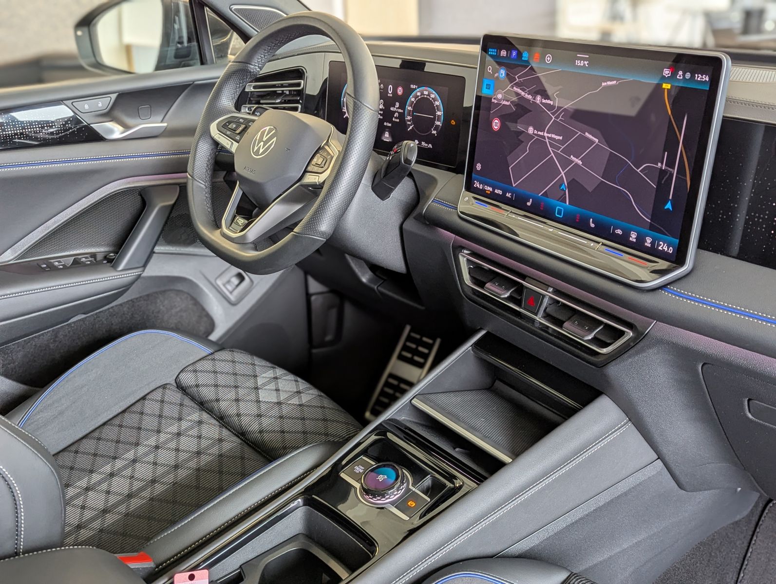 Image du véhicule Volkswagen Tiguan 2.0TDI R-Line 4M Pano H/K AHK Matrix 20