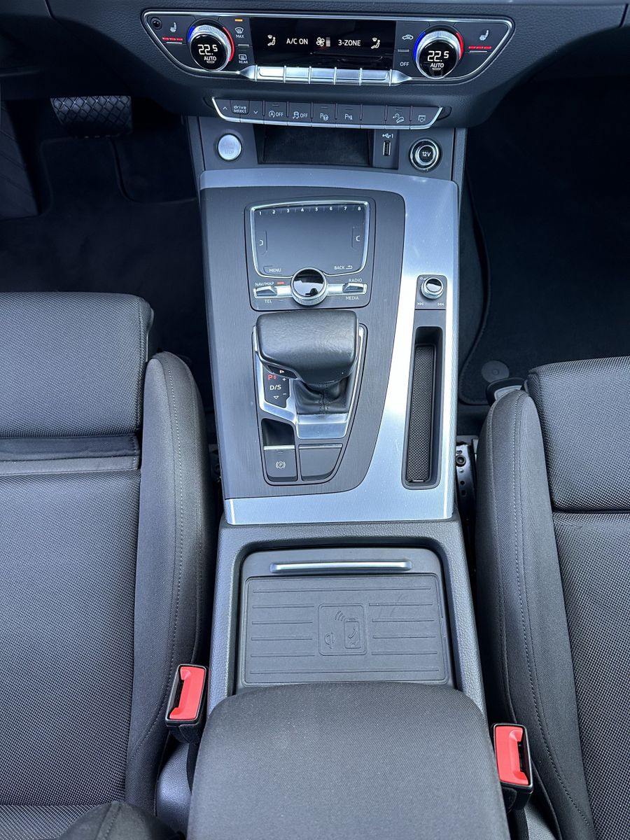Fahrzeugabbildung Audi Q5 40 TDI Qu Sport NAV+XEN+KAM+B&O+PANO+CARPLAY