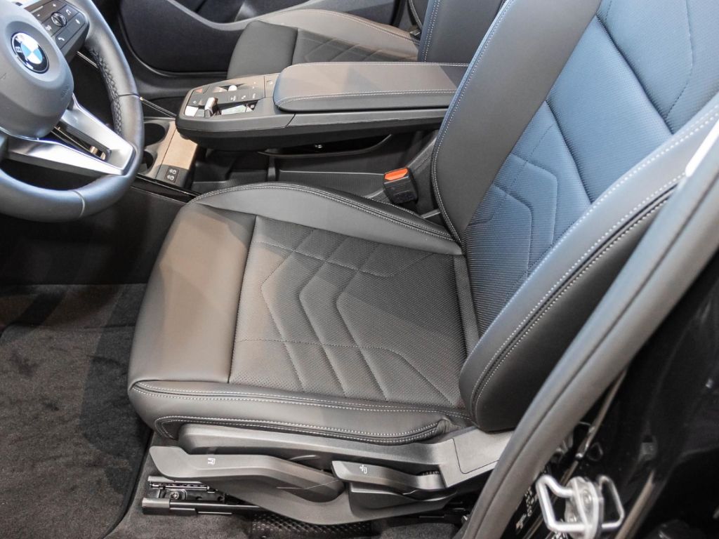 BMW 218 - Bild 6