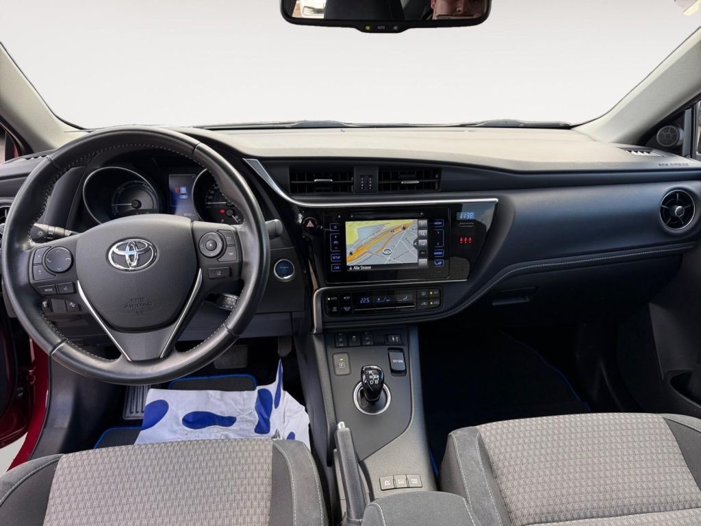 Fahrzeugabbildung Toyota Auris 1.8 VVT-i Hybrid Automatik Edition-S