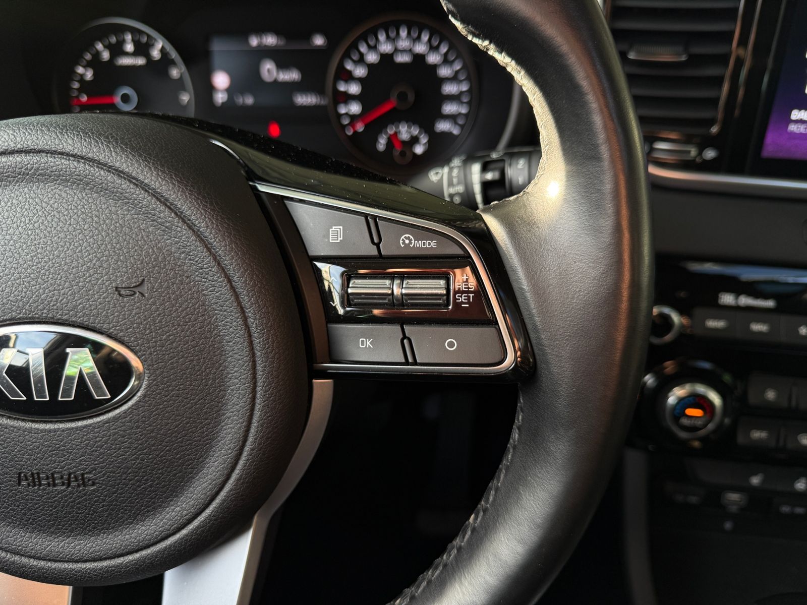 Fahrzeugabbildung Kia Sportage Black Edition PANO AHK LED