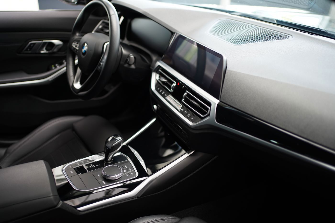 BMW 320i Sport Line ParkAssis+Komfortzug+Sitzheiz.F& foto 15