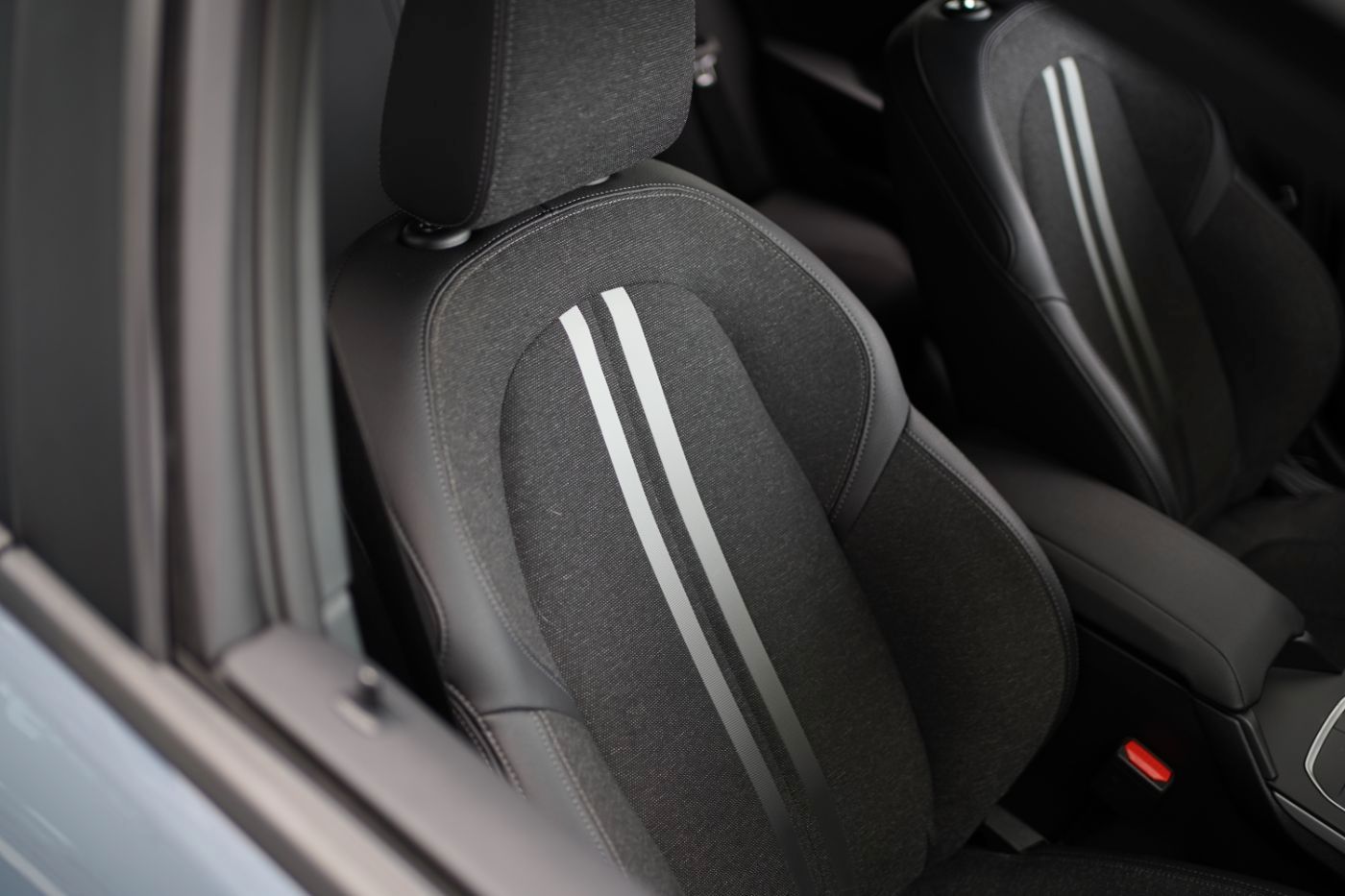 Fahrzeugabbildung BMW 118iA Advantage +LiveCockpitProf+Multi-Sport-Len