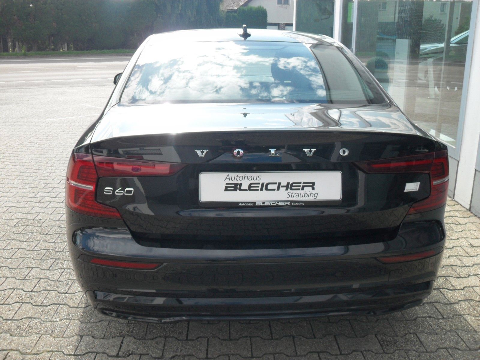 Fahrzeugabbildung Volvo S60T8 Lim. Ultimate Dark | 360° | HeadUp | Pano.
