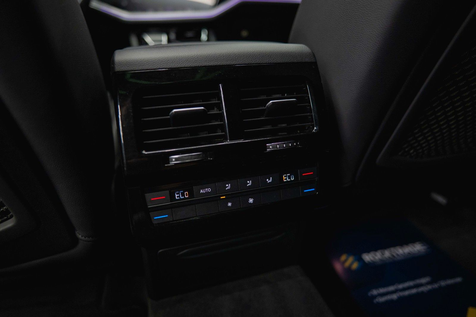 Fahrzeugabbildung Volkswagen Touareg V6 R-Line+ 4Motion *Pano*Matrix*DAB*19%*