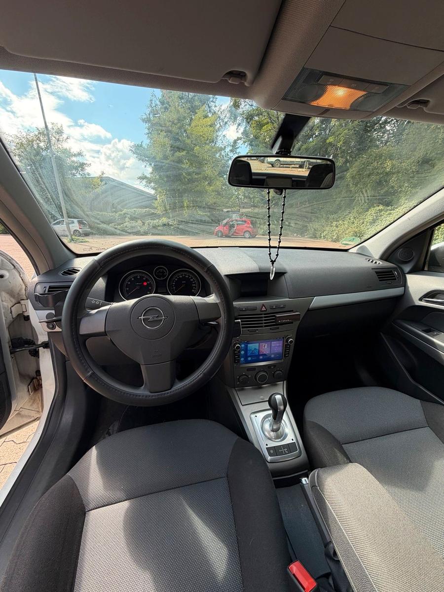 Opel Astra 2004 — photo 7
