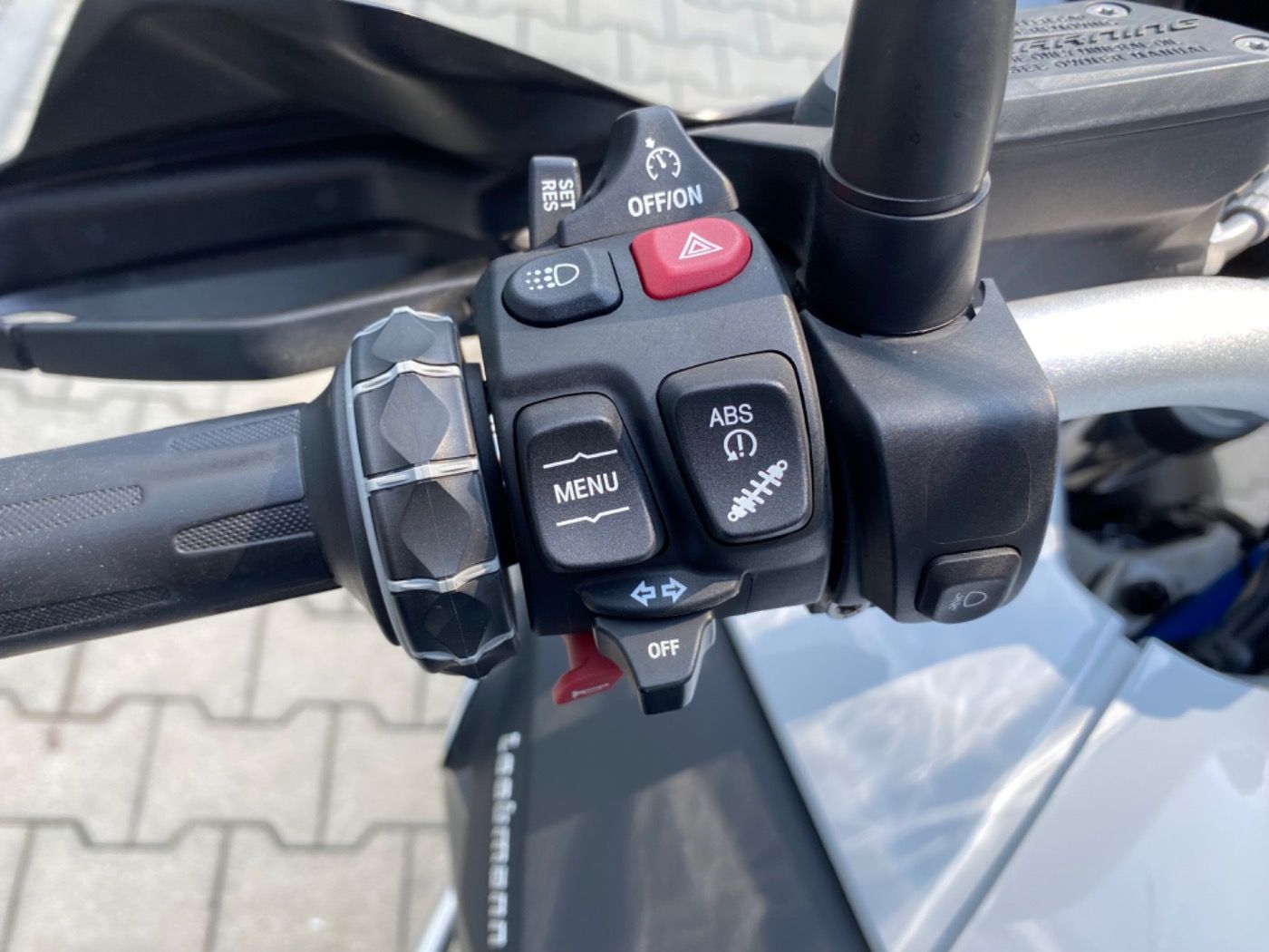 Fahrzeugabbildung BMW R 1200 GS Adventure Rallye 3 Pakete Connectivity