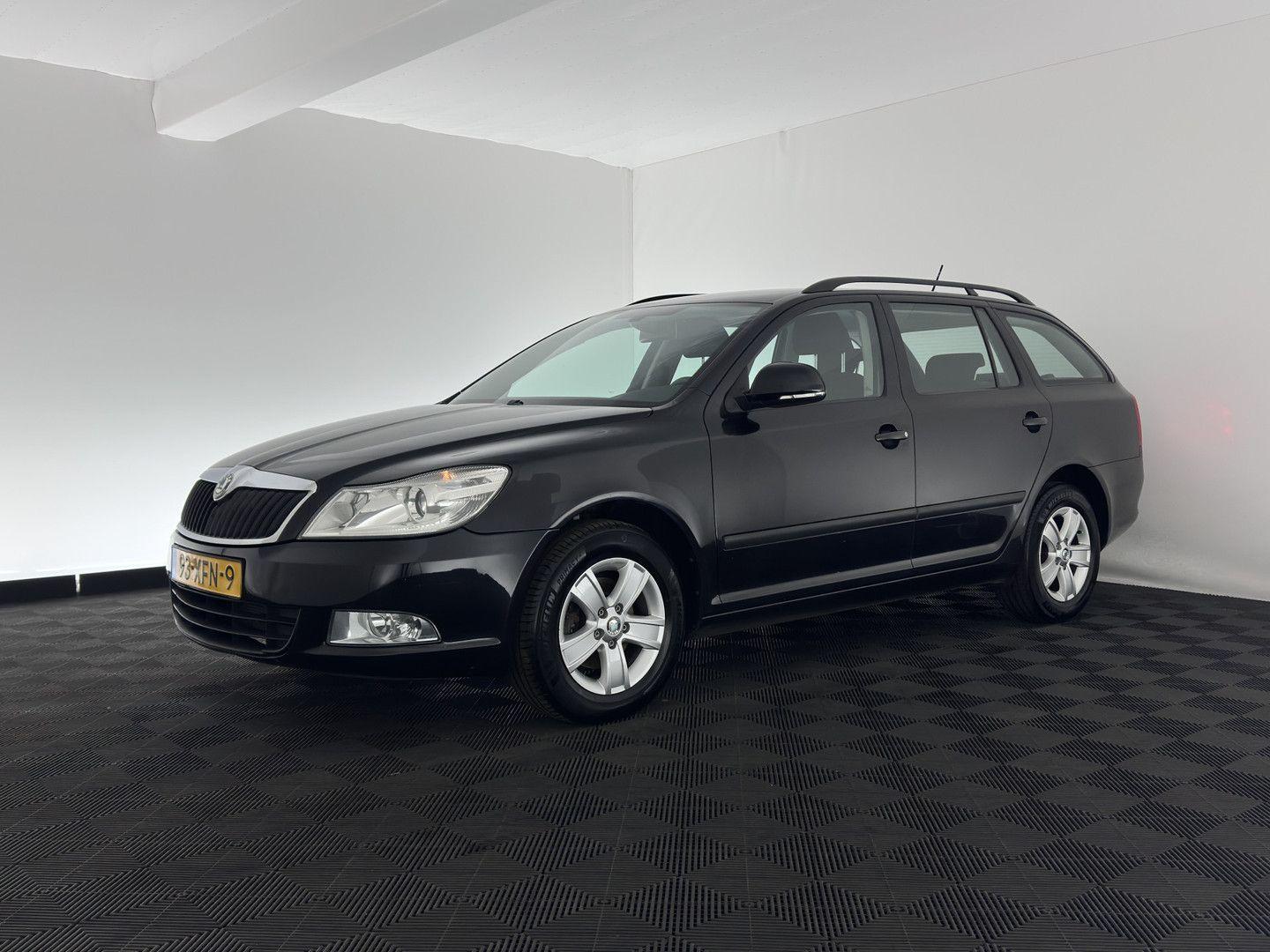 Skoda Octavia 2012 — interior