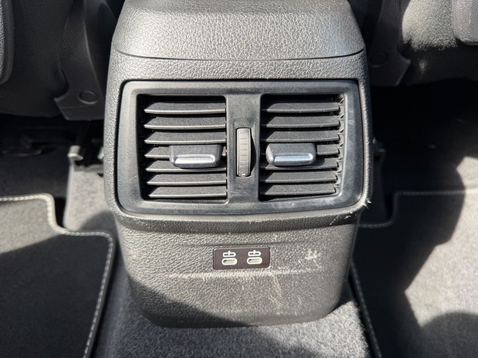 Fahrzeugabbildung BMW 220i Active Tourer NAVI AUTOMATIK LED 2-HAND