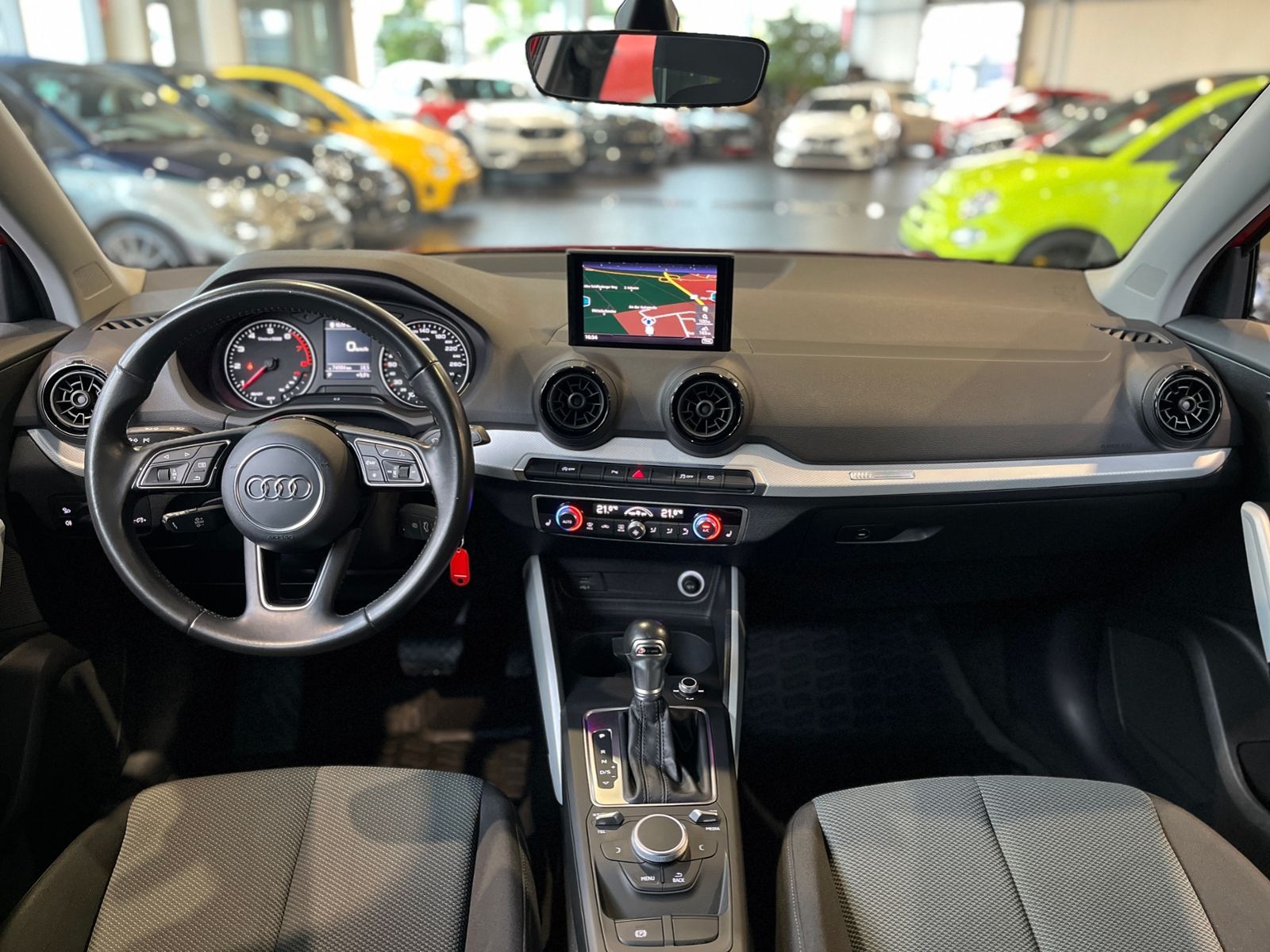 Fahrzeugabbildung Audi Q2 design AHK LED NAV PDC ALU