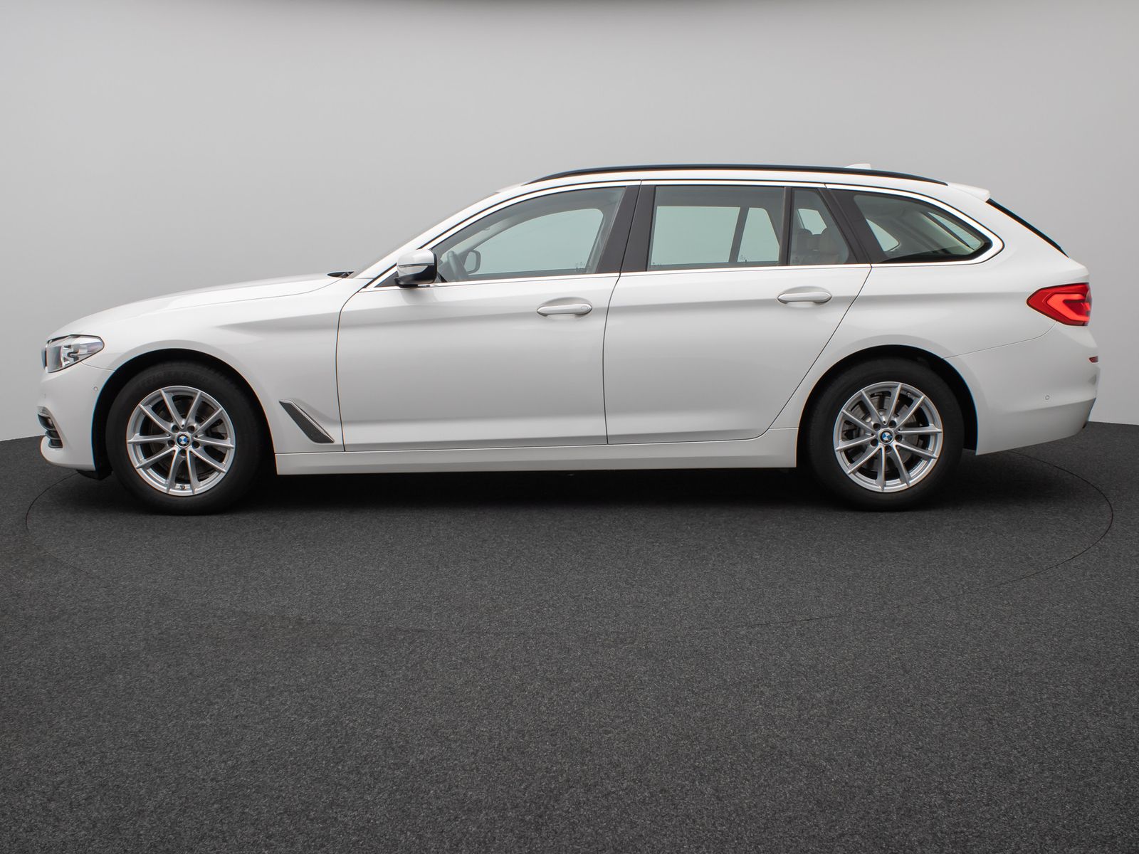 Fahrzeugabbildung BMW 520d Kamera Leder HiFi Sport AHK Alarm Parkassis