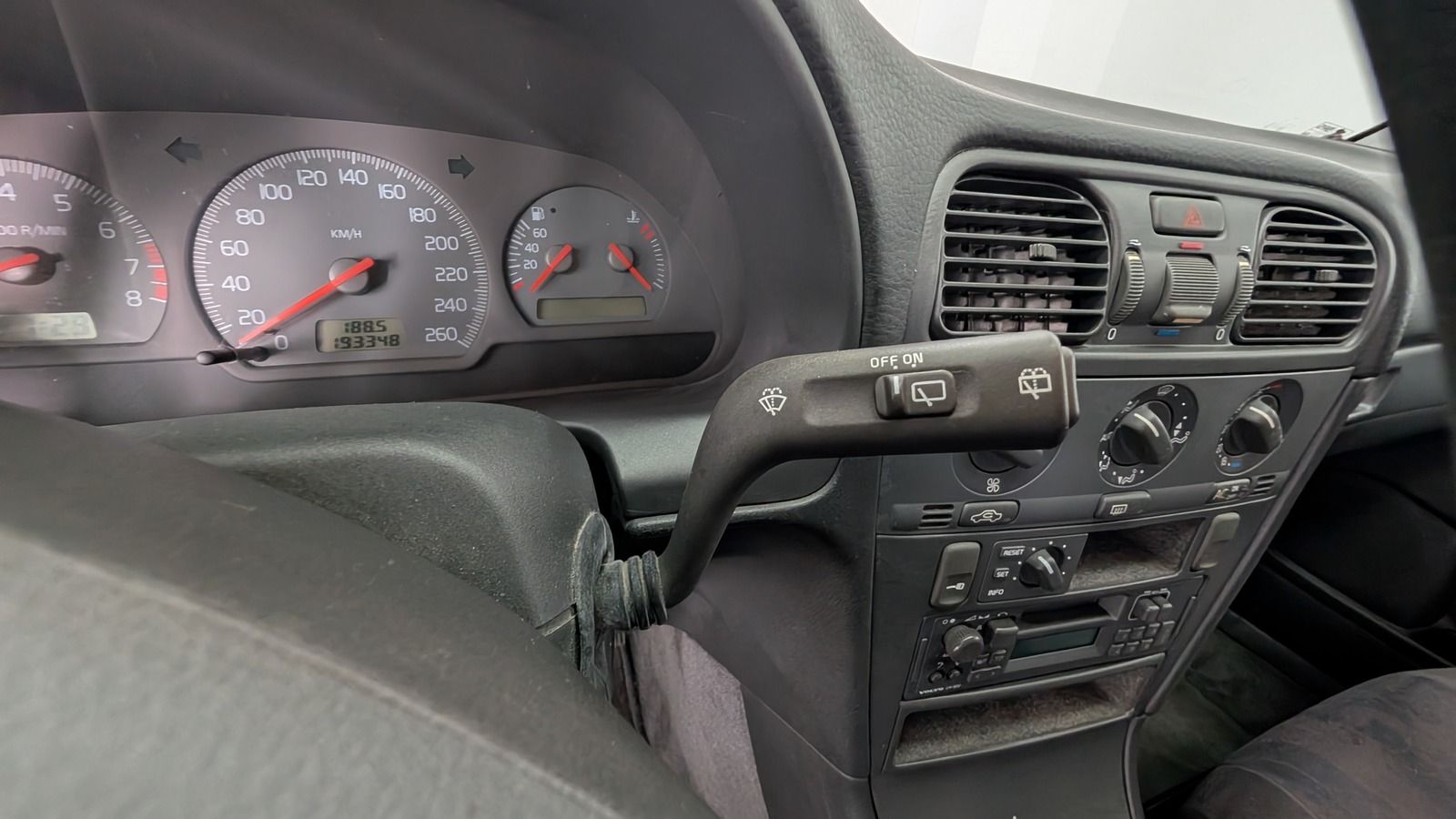Fahrzeugabbildung Volvo V40 2.0T