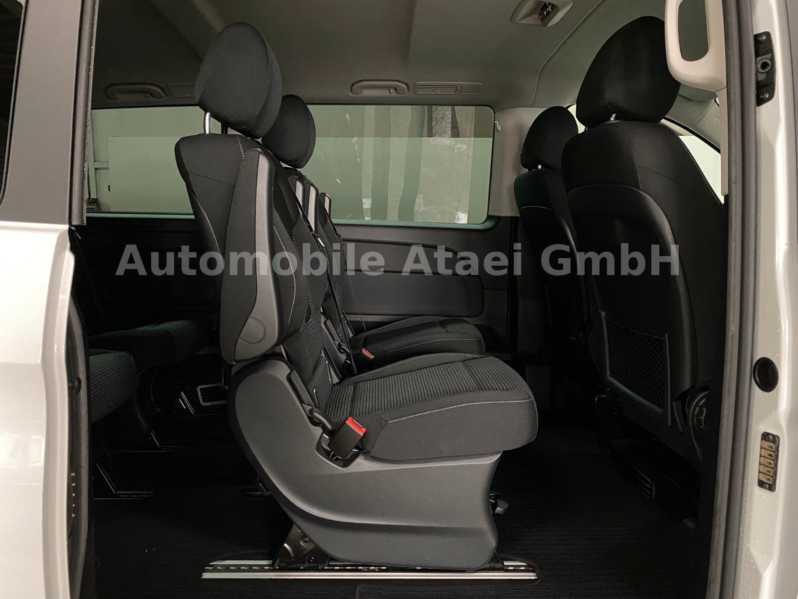 Fahrzeugabbildung Mercedes-Benz V 300d lang Edition FACELIFT+ COMAND (7162)