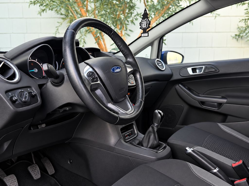 Ford Fiesta – Bild 10