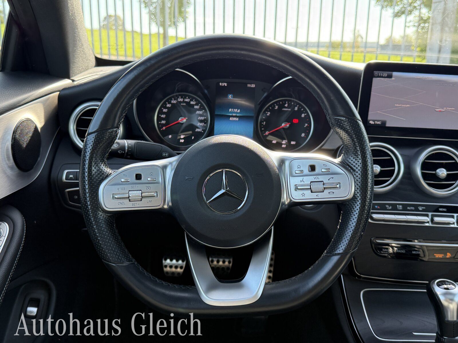 Fahrzeugabbildung Mercedes-Benz C 180 Coupe AMG-Line Interieur/Navi/LED