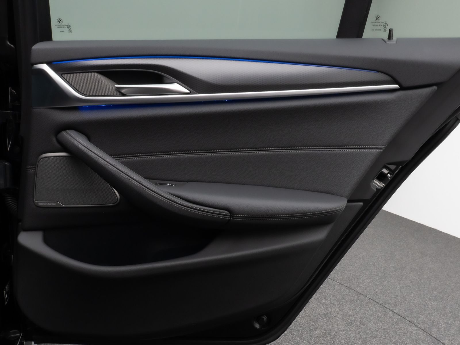 Fahrzeugabbildung BMW 530d M Sport 360° HUD DAB H/K Komfortsitze ACC