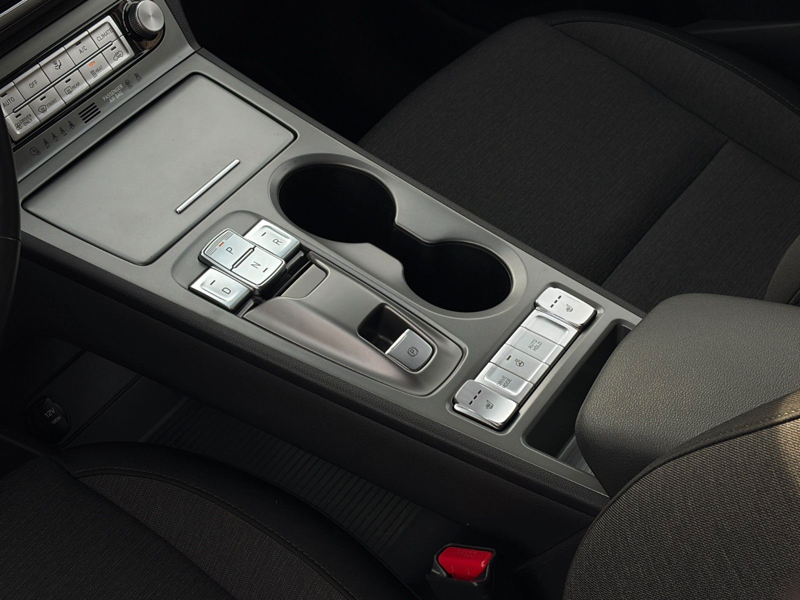 Fahrzeugabbildung Hyundai KONA E Select ACC LHZ SHZ LKAS PDC CarPlay Kam