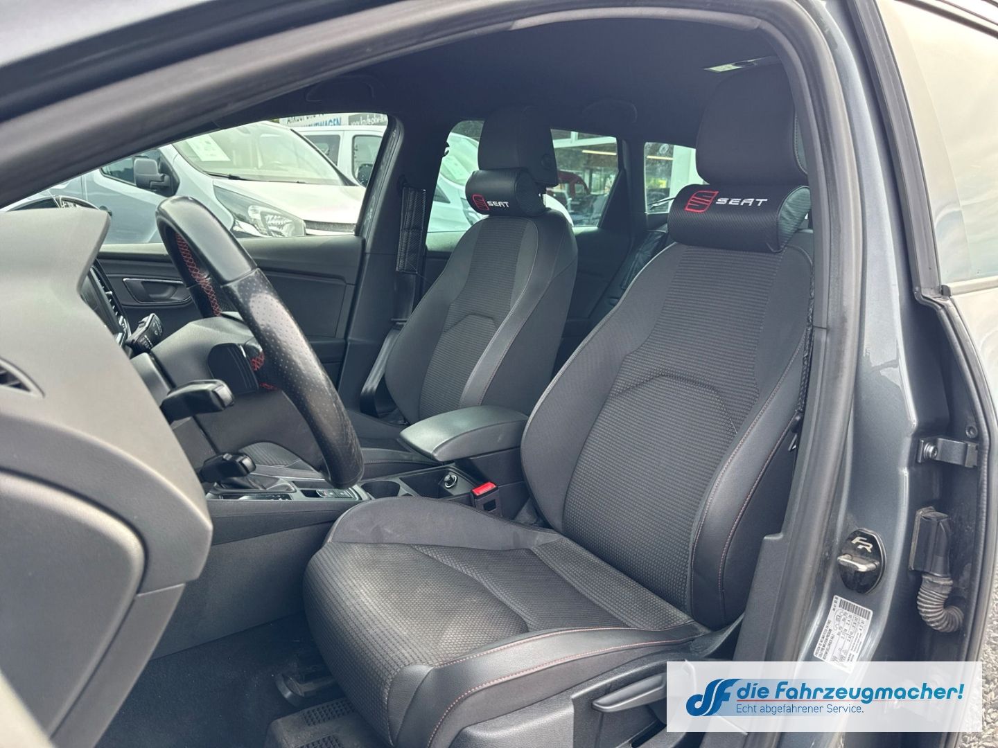 Fahrzeugabbildung SEAT Leon ST FR 2.0 TDI Sportpaket Navi  Soundsystem