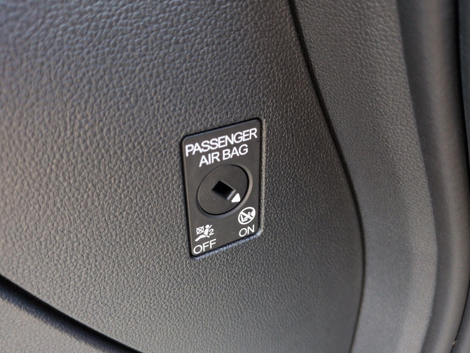 Touran 2.0 TDI Comfortline 7SITZE+AHK+PDC+SHZ