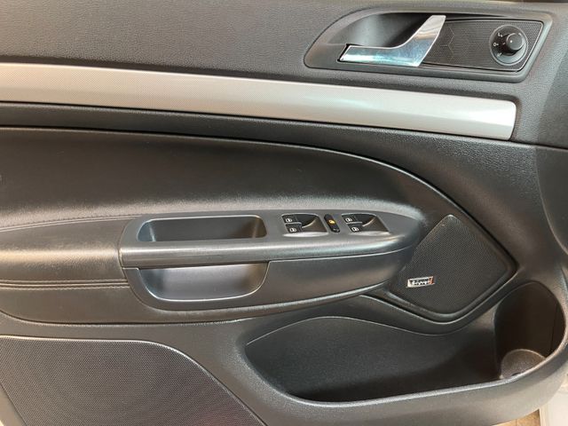 Skoda Octavia Combi Elegance DSG *NAVI*XENON*PDC*