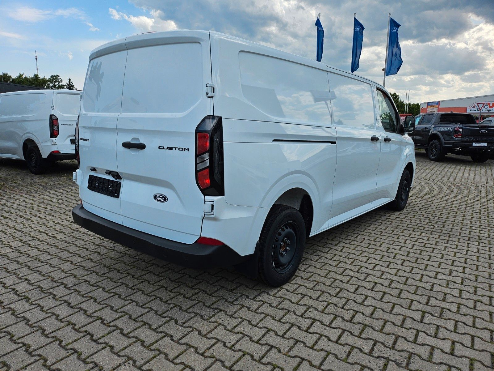 Fahrzeugabbildung Ford Transit Custom Kasten 300 L2 Trend FWD