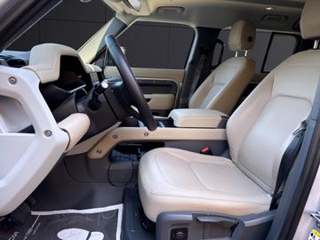 Land-Rover Defender - 9