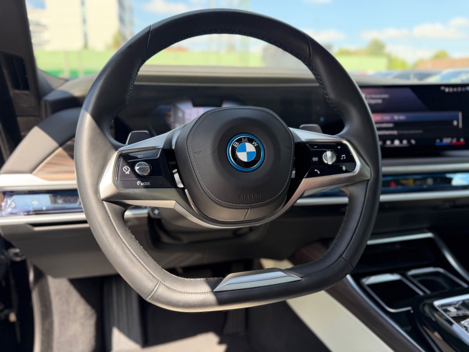 BMW 750E xDrive Design Pure Excellence*PANO*VOLLVOLL foto 25