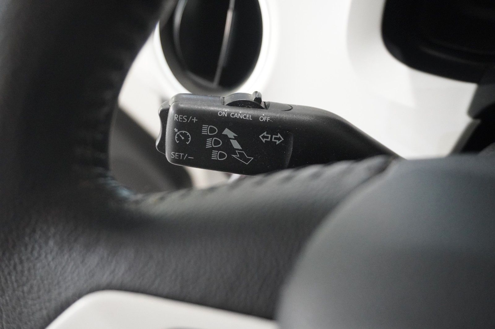 Fahrzeugabbildung SEAT Mii 1.0 MPI CHIC 3-TÜR KLIMA/PDC/USB/TEMP./AUX