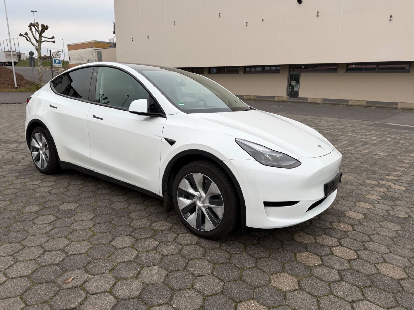 Tesla Model Y Hinterradantrieb RWD RWD