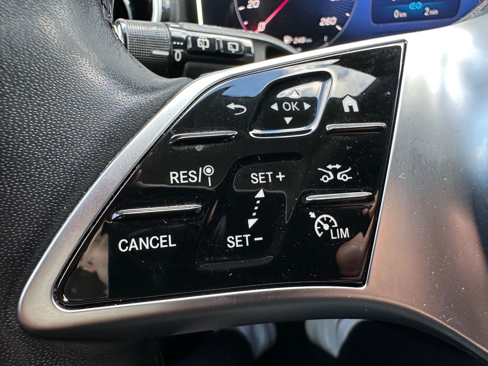 Fahrzeugabbildung Mercedes-Benz C 220d Avantgarde Adv 4Matic NAV+LED+ACC+DISTRO