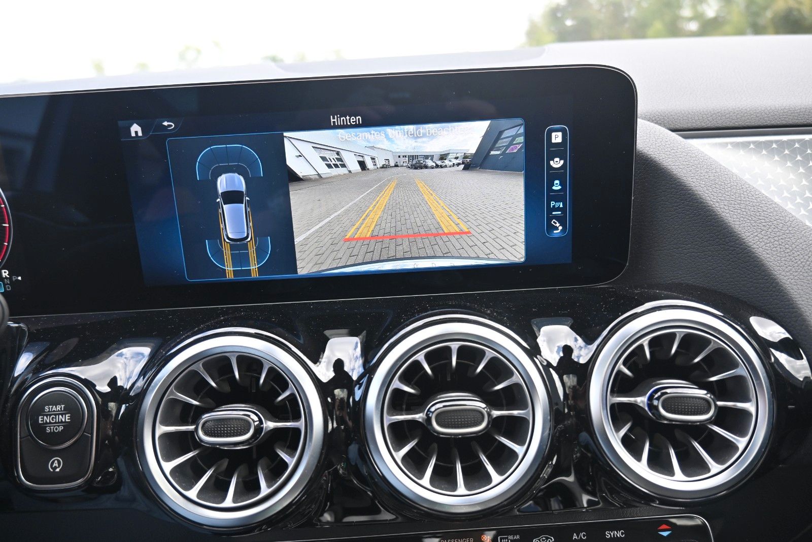 Fahrzeugabbildung Mercedes-Benz GLA 200 DKG Progressive*PANO*CAM*Totw.*AHK