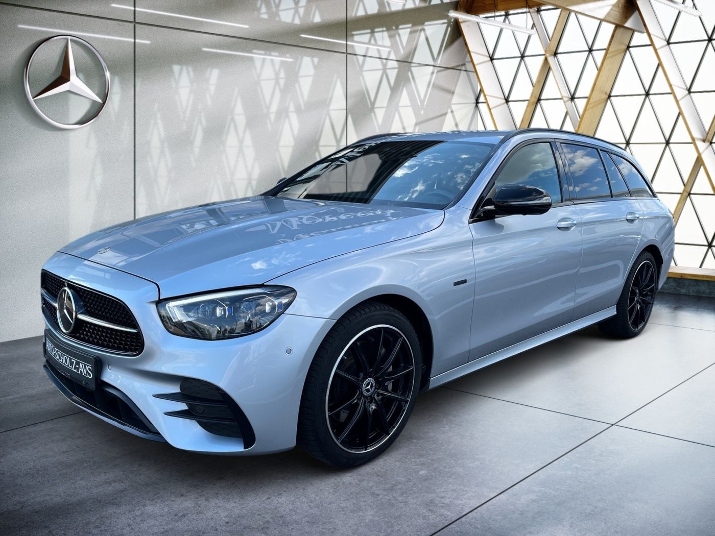 Mercedes-Benz E 300 d 4MATIC T AMG Night ED AHK 360 Distronic foto 4