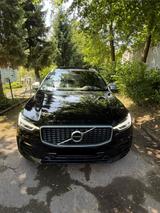 Volvo 2.0 D4 R Design LED PANO Head-Up Keyless Garage - Volvo XC60 in Solingen