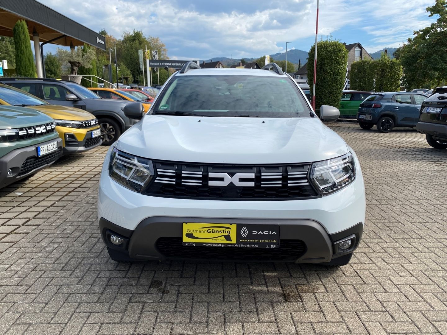 Fahrzeugabbildung Dacia Duster II Journey Navi Soundsystem Apple CarPlay