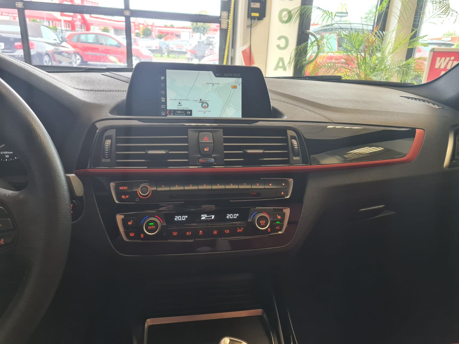 Fahrzeugabbildung BMW 220i Coupe Sport Line / NAVI / PDC / 1. Hand