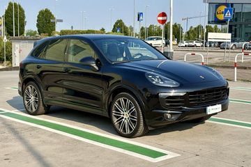 Porsche Cayenne - 3