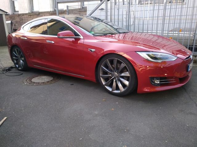 Tesla Model S P100D P