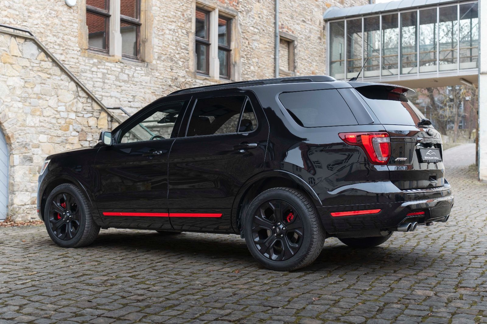 Fahrzeugabbildung Ford Explorer 3,5l 4x4 Sport KAM 6SITZER M+S ACC AHK