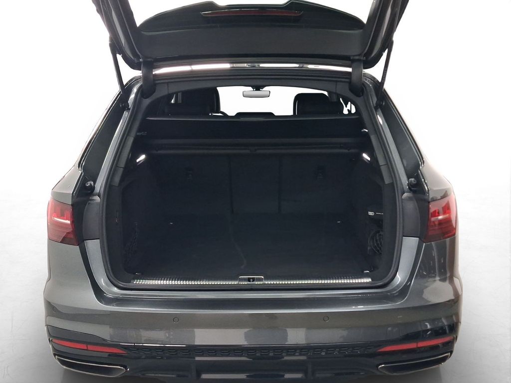 AUDI A4 2024