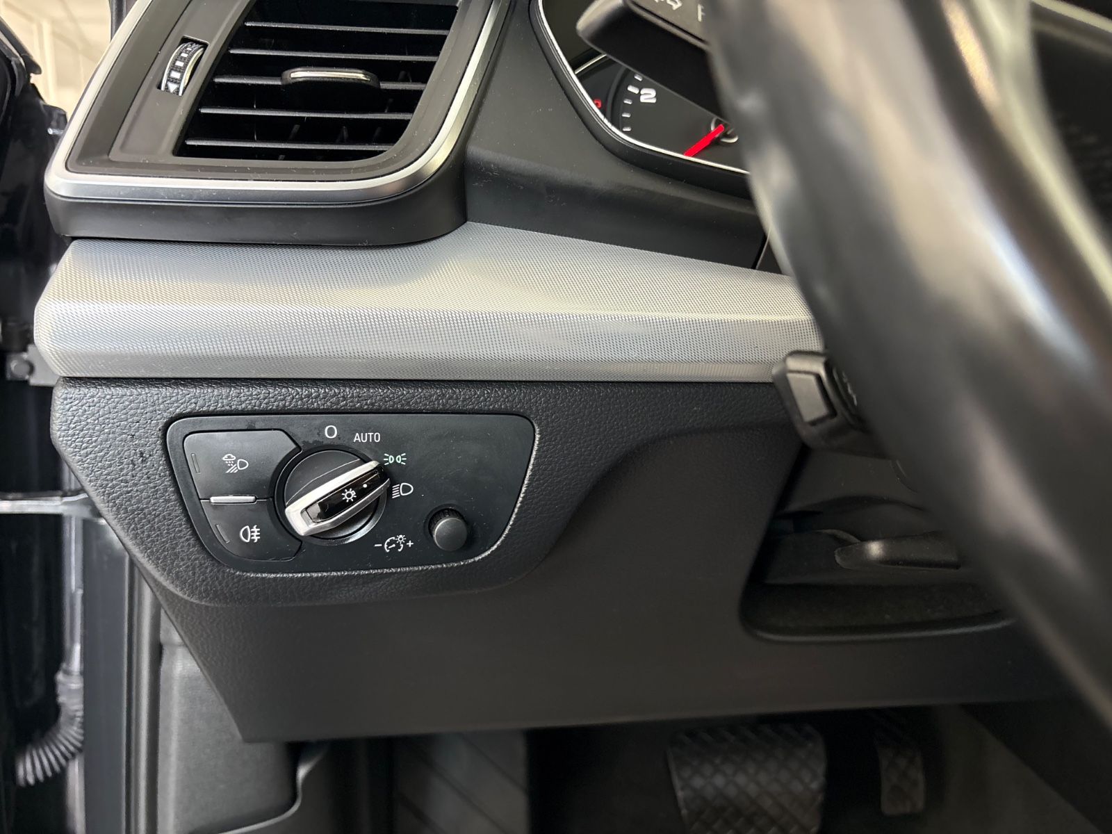 Fahrzeugabbildung Audi Q5 quattro sport