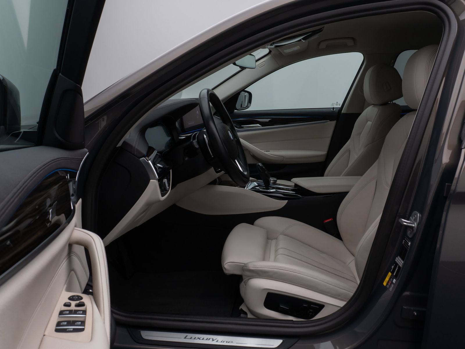 Fahrzeugabbildung BMW 530e Luxury Line Laser Kamera HUD DAB HiFi Sport