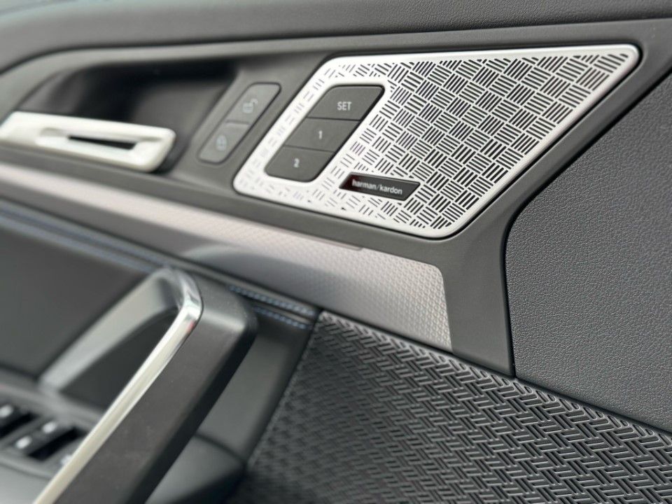 Fahrzeugabbildung BMW iX1 eDrive20 M Sport Premium Winterkomplettr