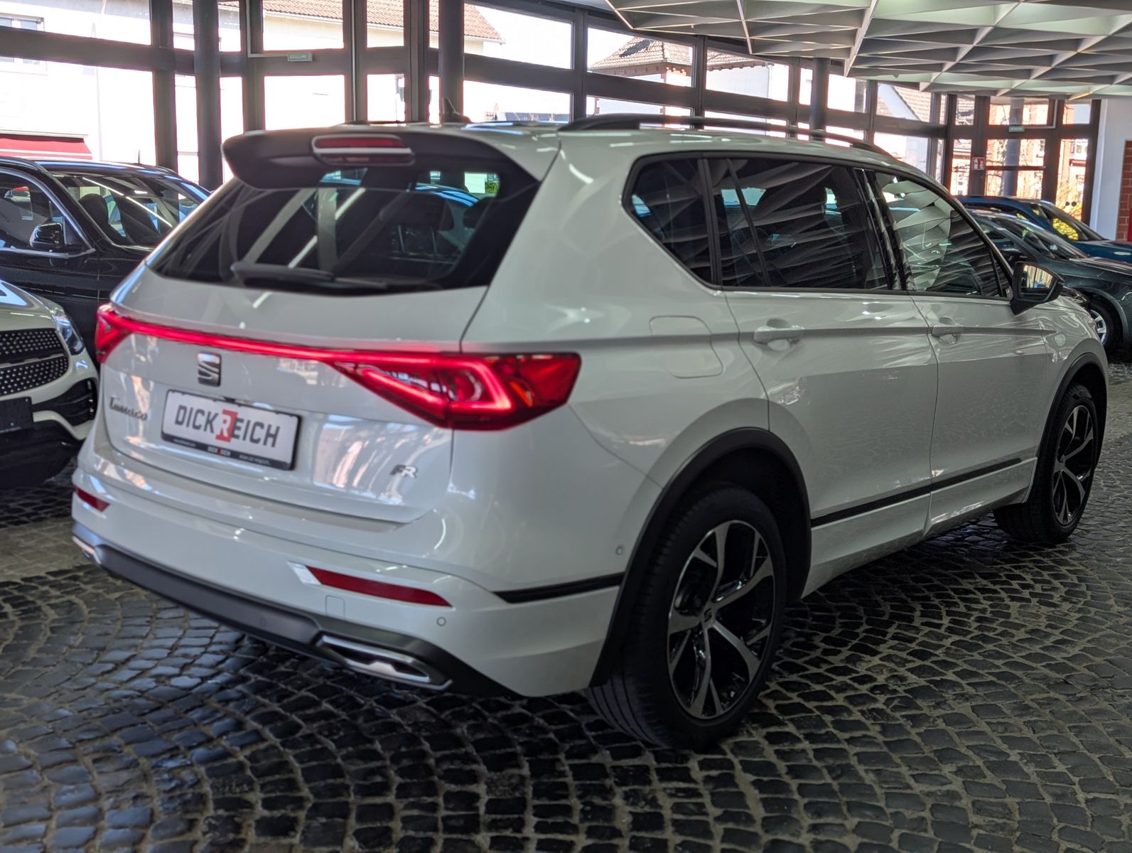 Fahrzeugabbildung SEAT Tarraco FR AHK PANO ACC VIRT APP MEMO BEATS StHz