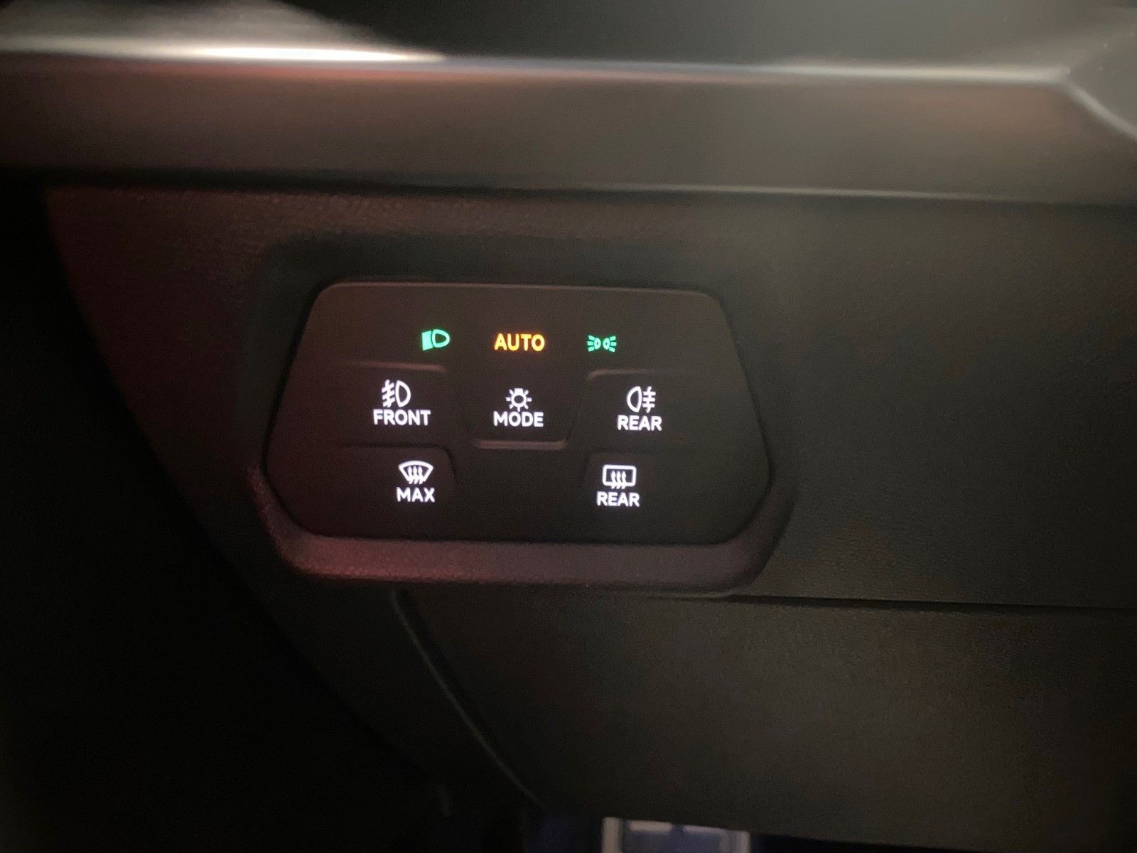 Fahrzeugabbildung CUPRA Leon ST 1.5 eTSI DSG FACELIFT MHEV+5 J. GARANTIE