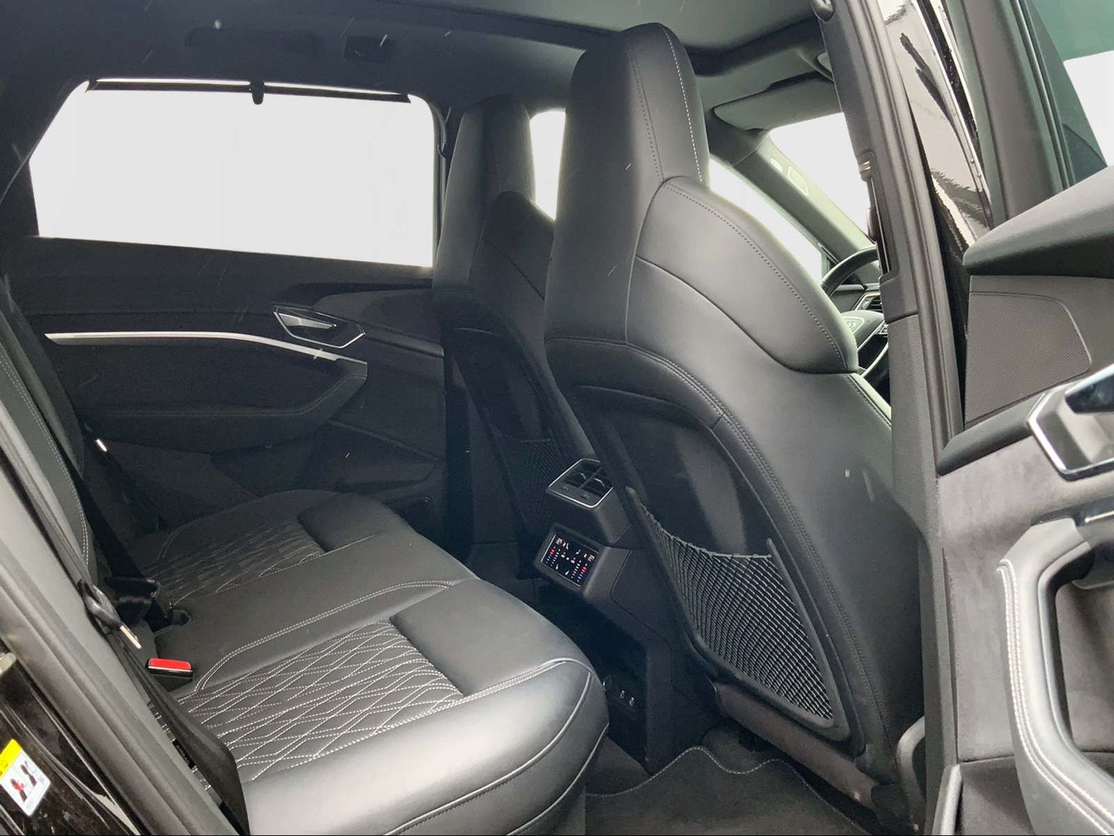 e-tron S quattro AHK,RFK,SHZ,PANO.