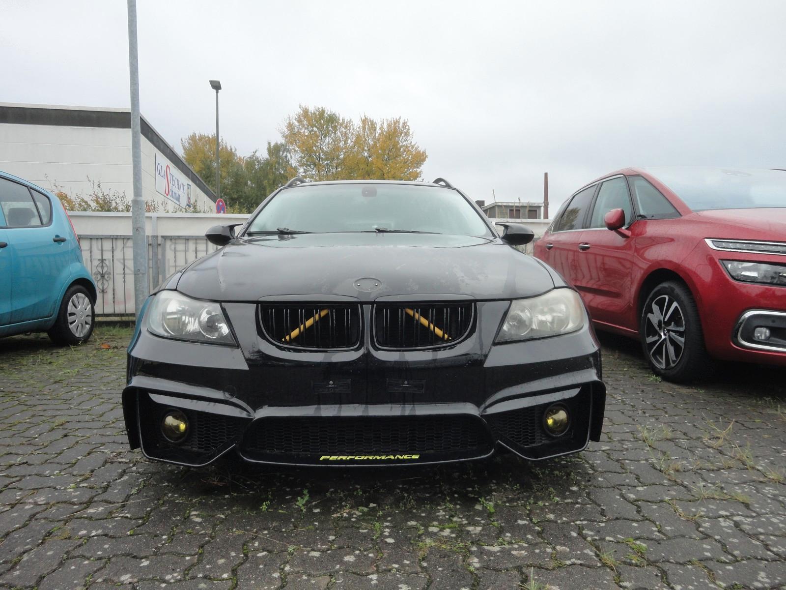 BMW 320 2006 — салон