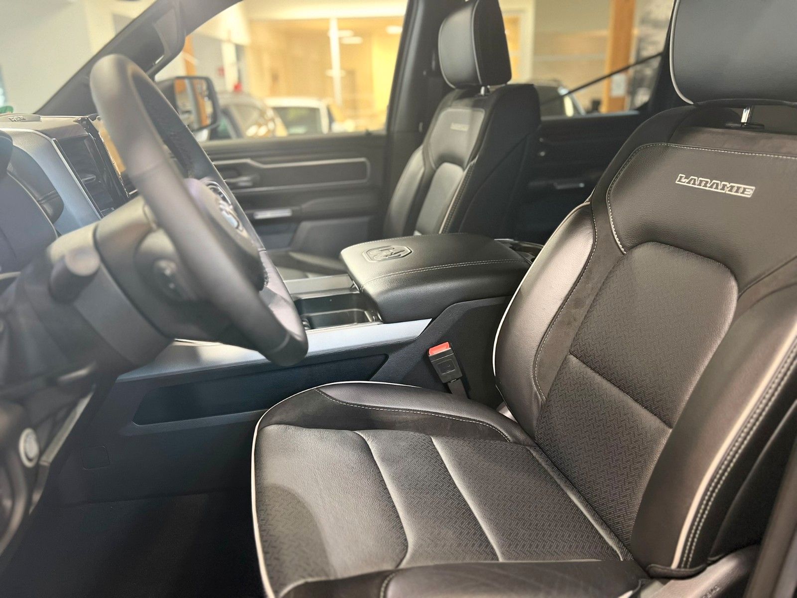 Fahrzeugabbildung Dodge RAM 1500 Laramie Sport MY25.LPG-Hard Top-BBS-NAP